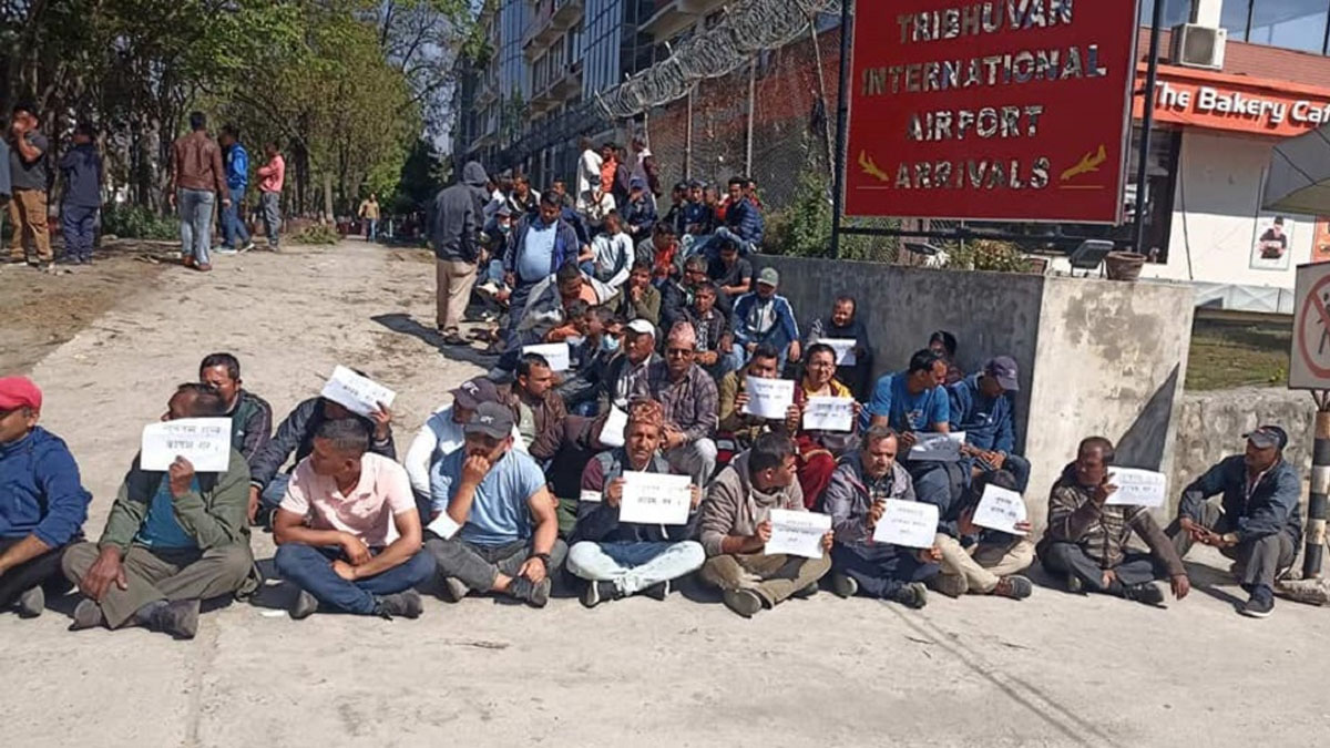 विमानस्थलमा ट्याक्सी चालकको आन्दोलन